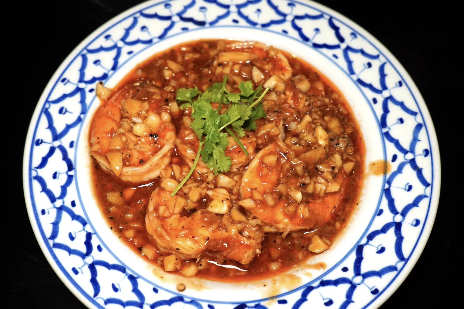 กุ้งผัดซอสกระเทียมมันกุ้ง (200)กุ้งสด ๆ จากฟาร์มของทางร้านผัดกับซอสกระเทียมมันกุ้งที่มีความหอมโดดเด่นและมีรสชาติเข้มข้น (14/20)
